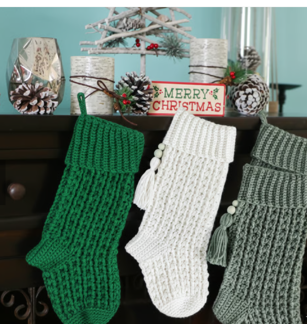 Christmas Stocking + FREE Blanket Pattern (With Videos Guide)